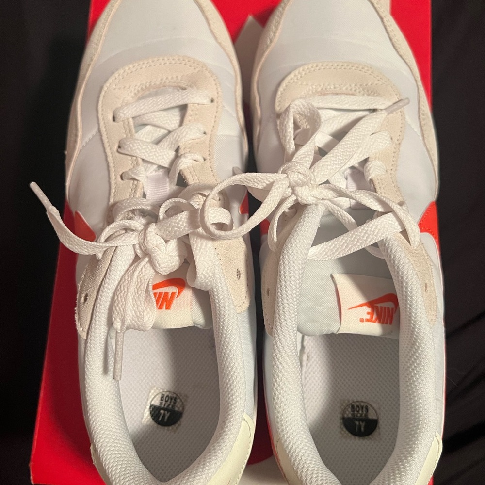 Nike Valiant GS